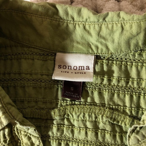 Green button up - Picture 3 of 3